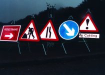 Folding Traffic Sign | "Men at Work" Sign with "End" Sign | Complete With Tripod